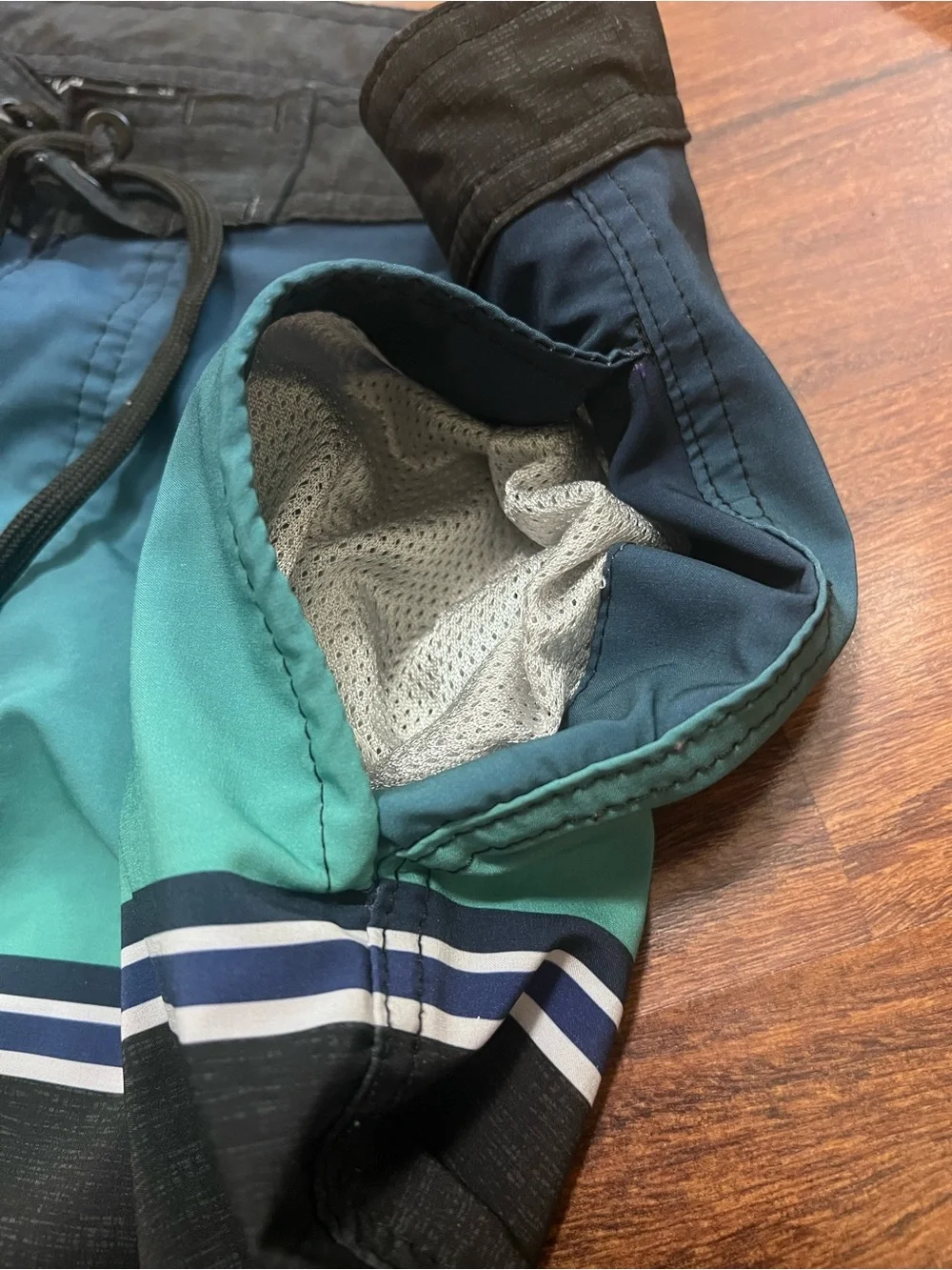 Burnside Men’s Fade Stretch Boardshorts - Black & Teal